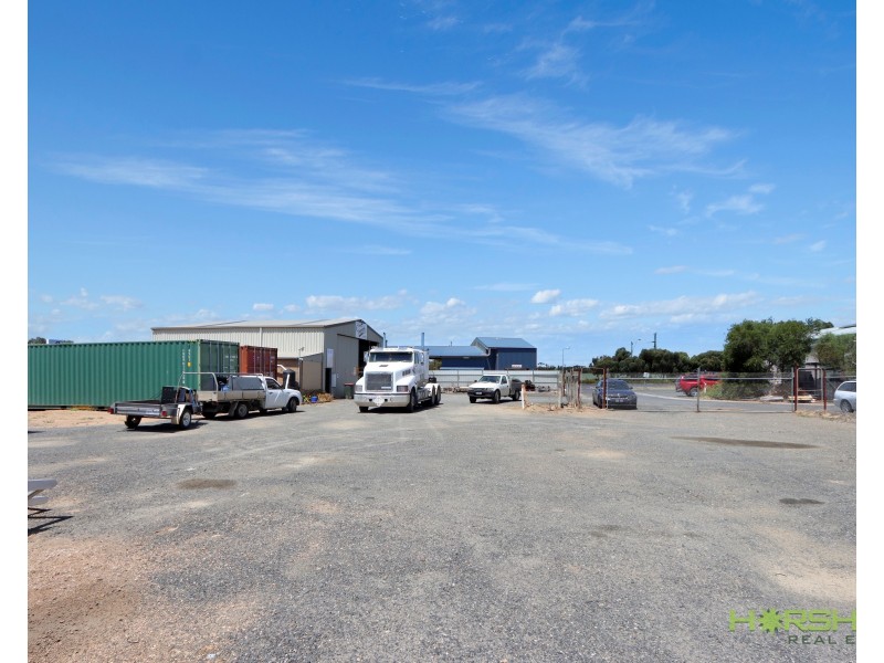 7 Middleton Avenue, Nhill VIC 3418