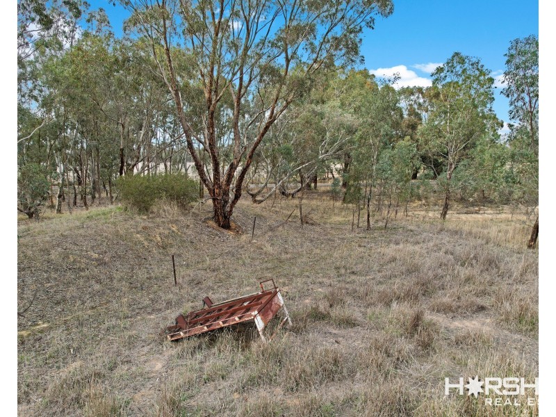 1 Cemetery Road, Glenorchy VIC 3385