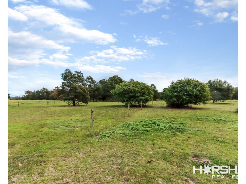 55 Rifle Range Road, Edenhope VIC 3318