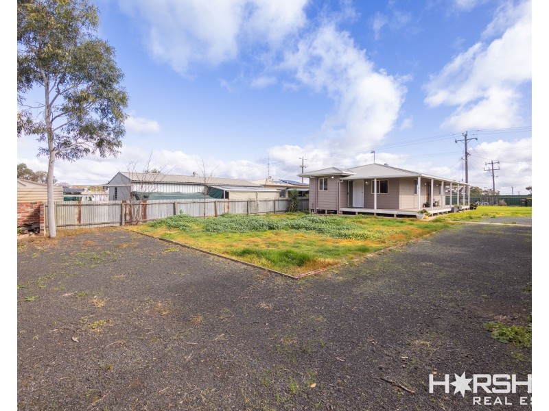 42 Queen Street, Nhill VIC 3418