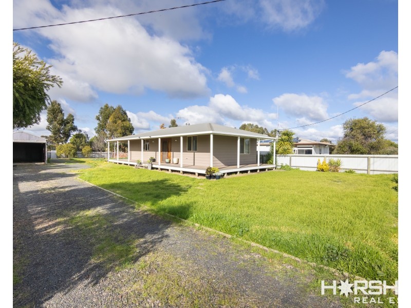 42 Queen Street, Nhill VIC 3418