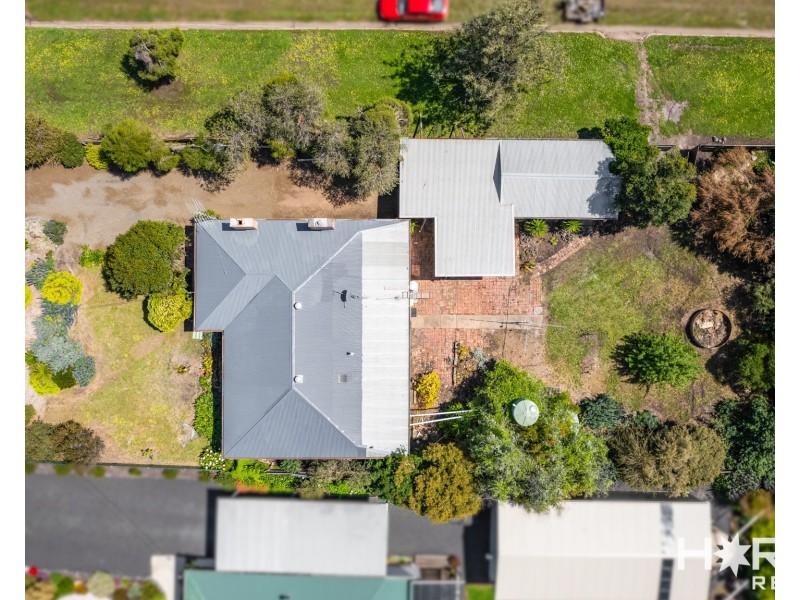 18 Edinburgh Road, Edenhope VIC 3318
