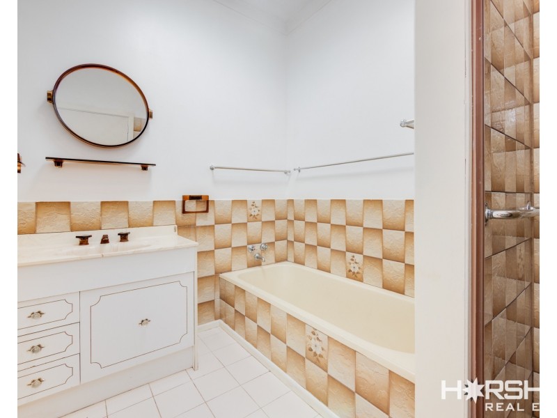 18 Edinburgh Road, Edenhope VIC 3318