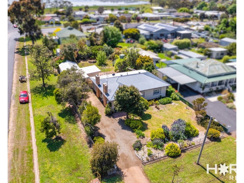 18 Edinburgh Road, Edenhope VIC 3318