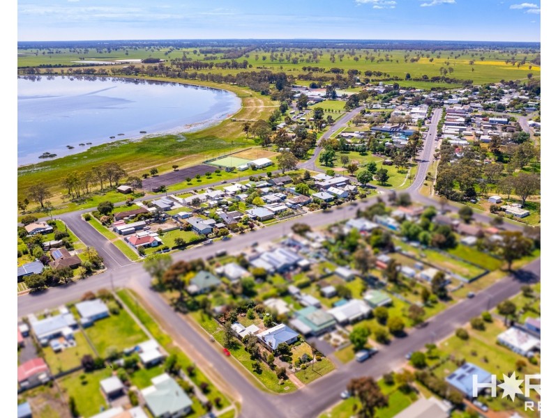 18 Edinburgh Road, Edenhope VIC 3318