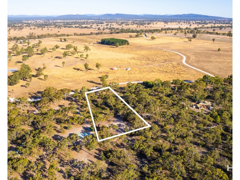 6 John McPhees Drive, Toolondo VIC 3401