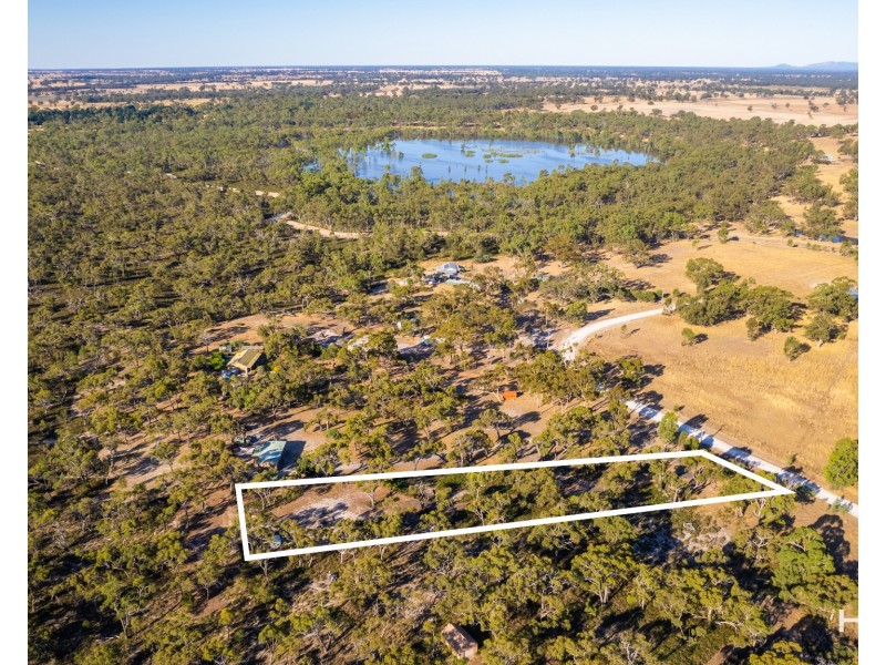 6 John McPhees Drive, Toolondo VIC 3401