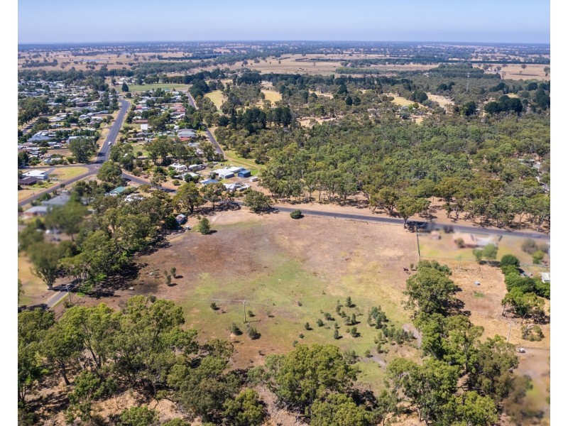 222 Elizabeth Street, Edenhope VIC 3318