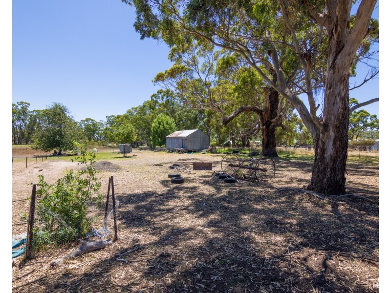 222 Elizabeth Street, Edenhope VIC 3318
