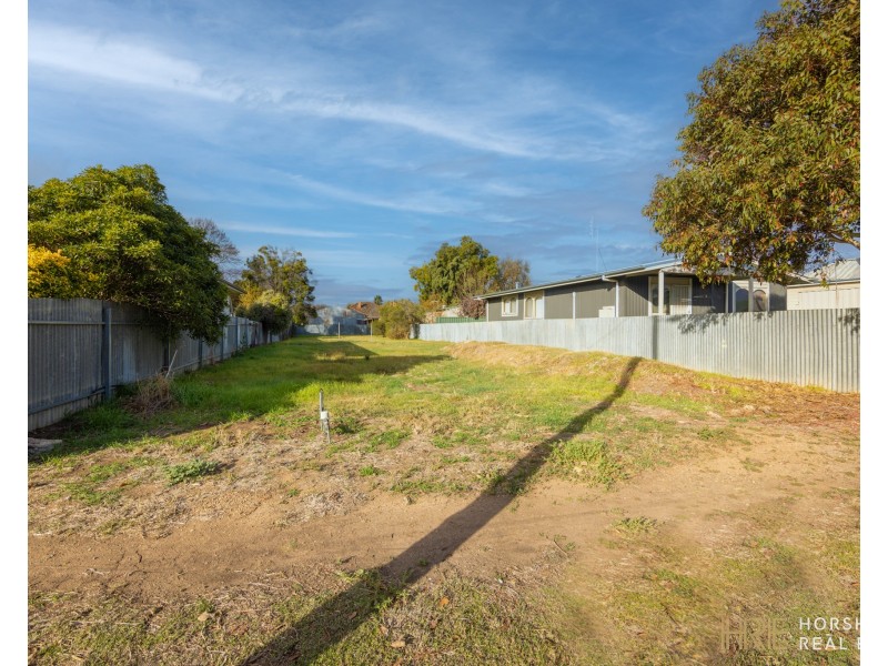 9 Anderson Street, Warracknabeal VIC 3393