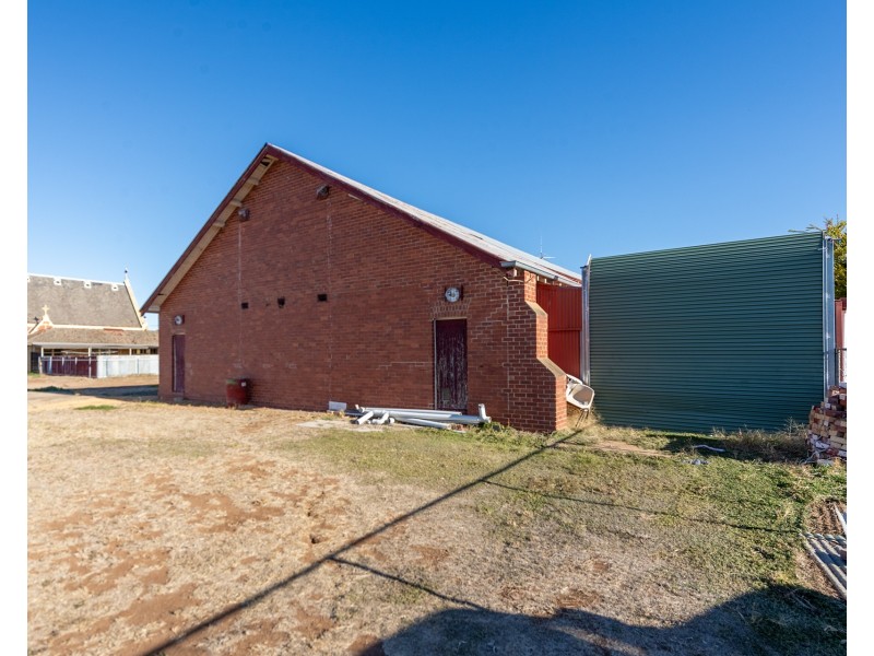 127 Woods Street, Donald VIC 3480