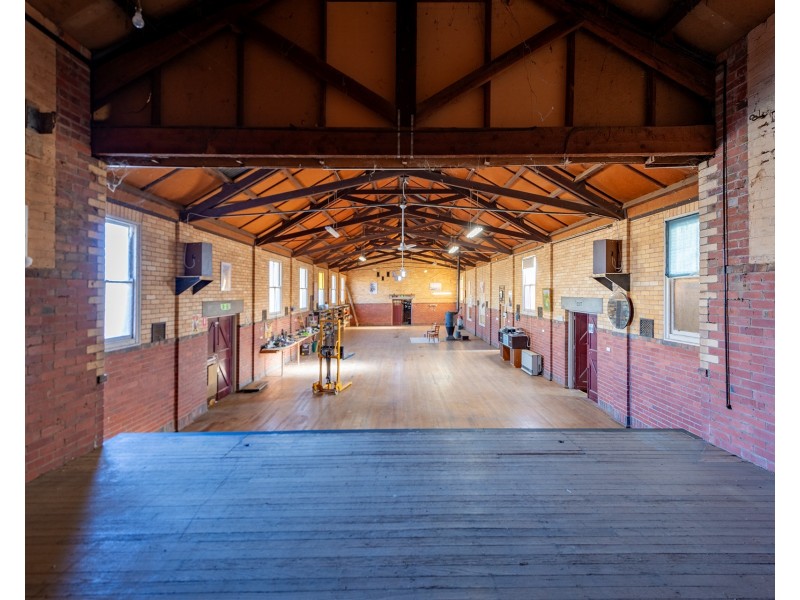 127 Woods Street, Donald VIC 3480