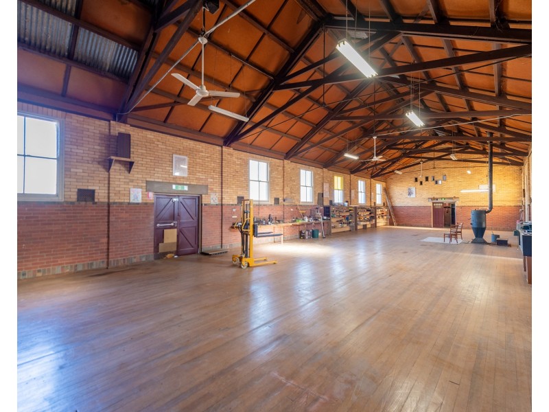 127 Woods Street, Donald VIC 3480