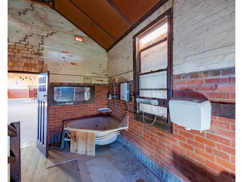 127 Woods Street, Donald VIC 3480