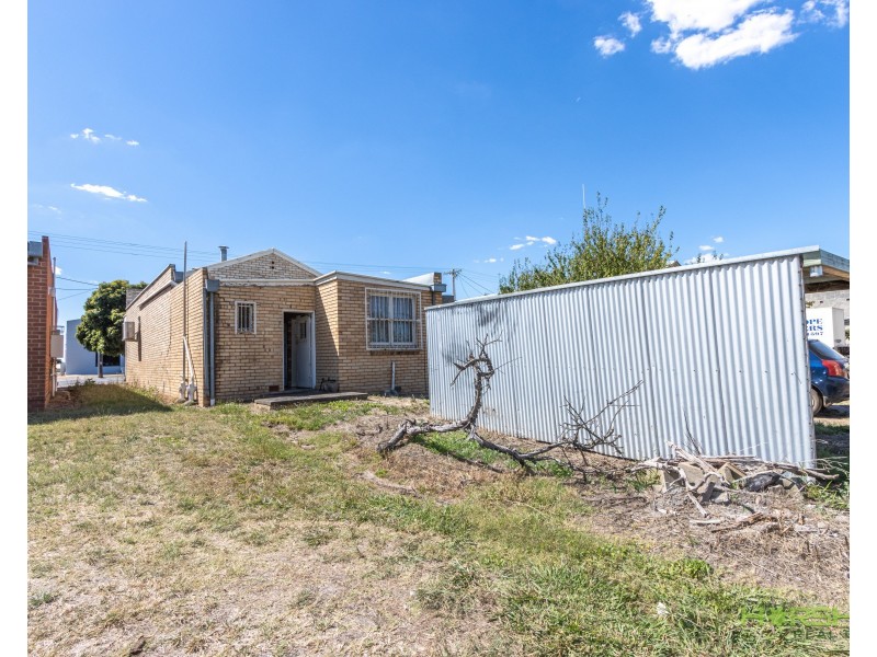 77 Elizabeth Street, Edenhope VIC 3318