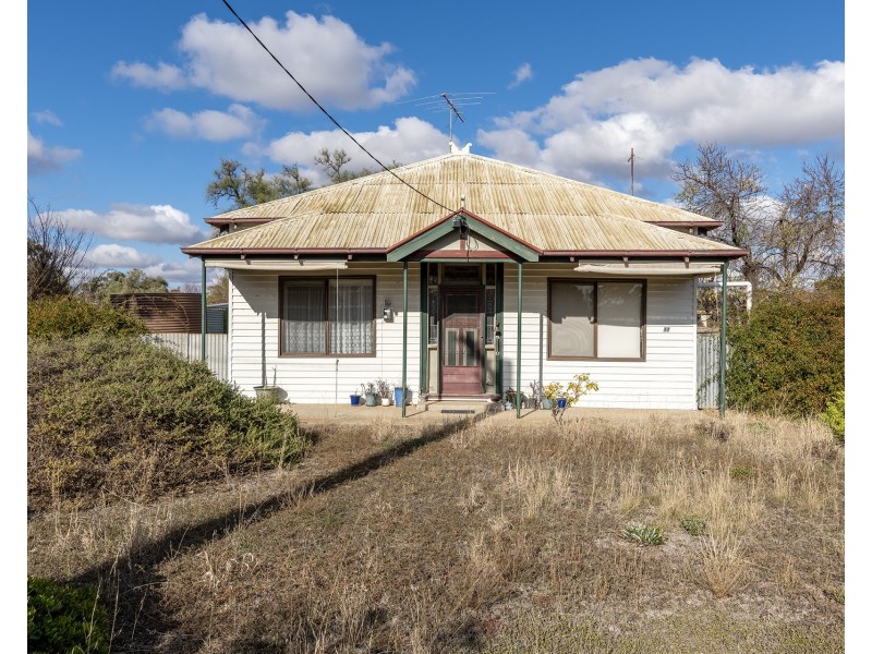 11 Carroll Street, Minyip VIC 3392