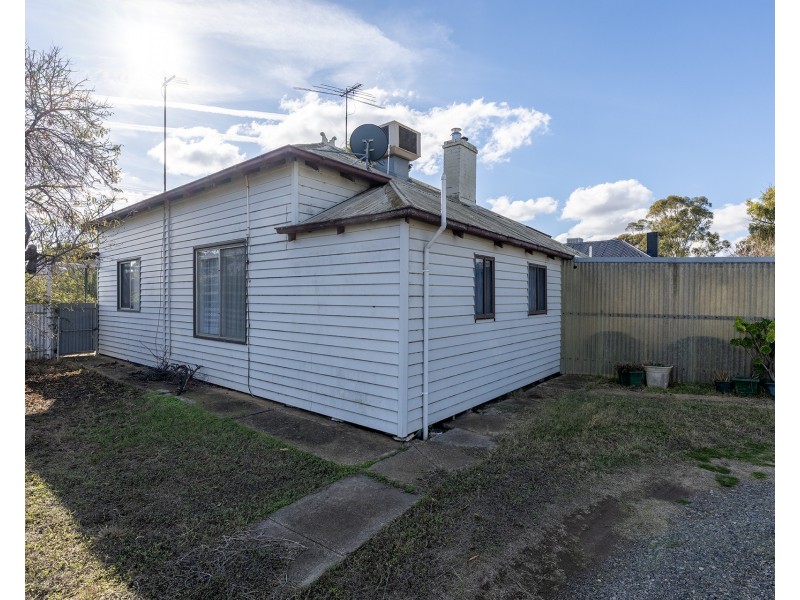 11 Carroll Street, Minyip VIC 3392