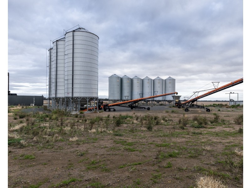 36 Tarrant Road, Warracknabeal VIC 3393