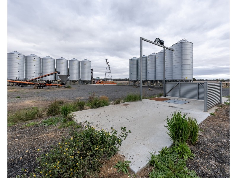 36 Tarrant Road, Warracknabeal VIC 3393