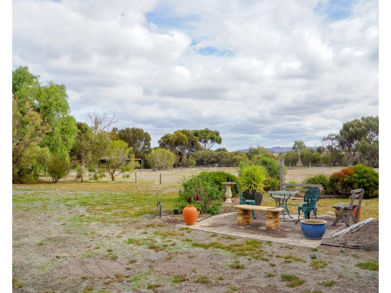 75 Lake Avenue, Natimuk VIC 3409