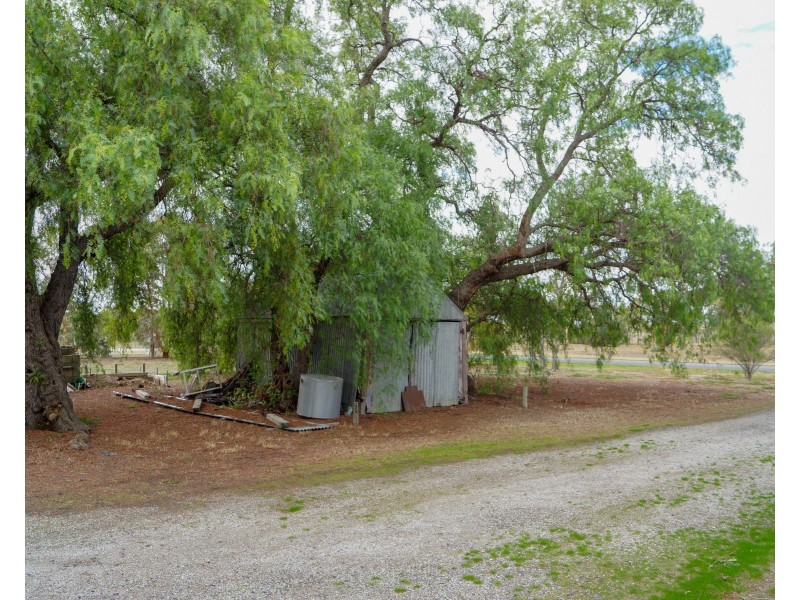 75 Lake Avenue, Natimuk VIC 3409