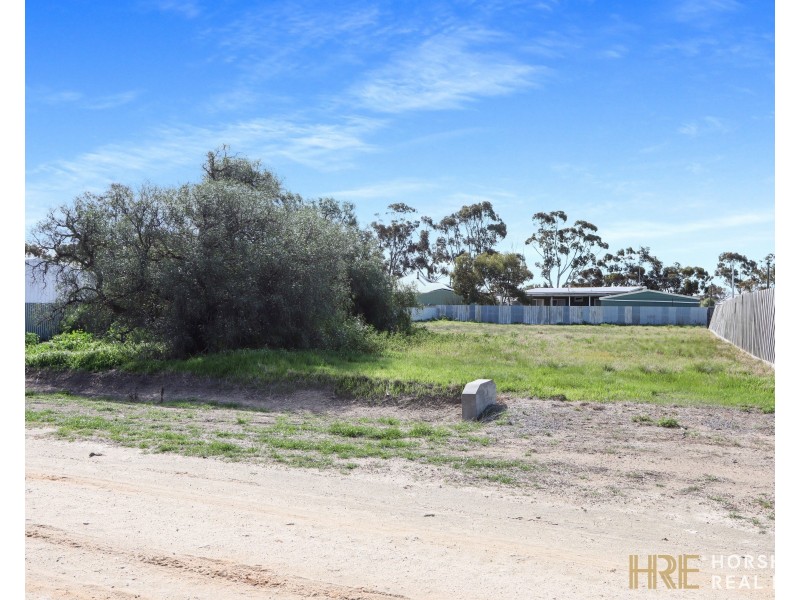 17 McIntyre Street, Warracknabeal VIC 3393