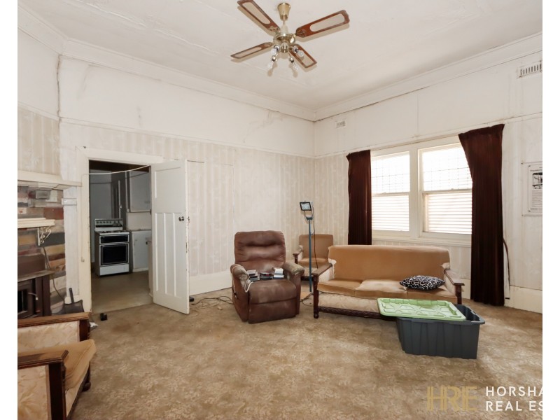 8 Woolcock Street, Warracknabeal VIC 3393