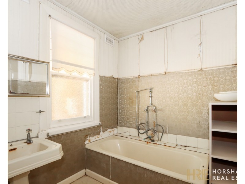 8 Woolcock Street, Warracknabeal VIC 3393