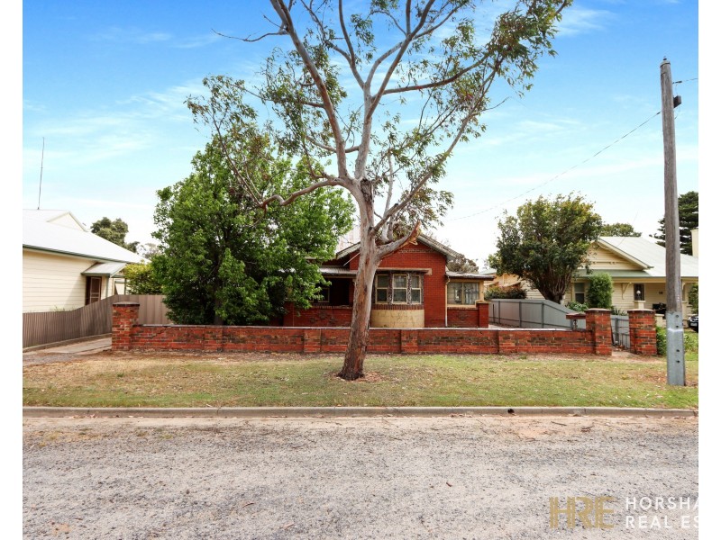 8 Woolcock Street, Warracknabeal VIC 3393