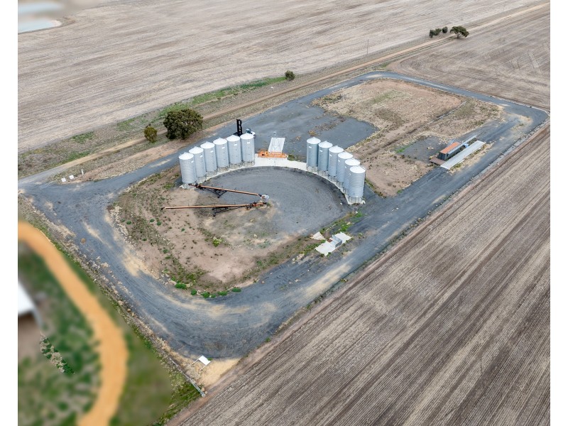 36 Tarrant Road, Warracknabeal VIC 3393