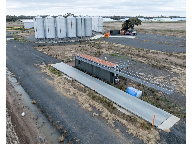 36 Tarrant Road, Warracknabeal VIC 3393