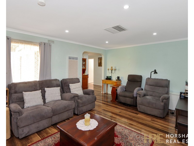 15 Willow Court, Donald VIC 3480