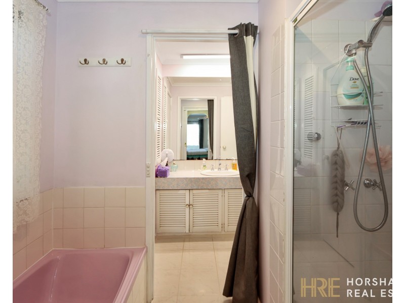 15 Willow Court, Donald VIC 3480