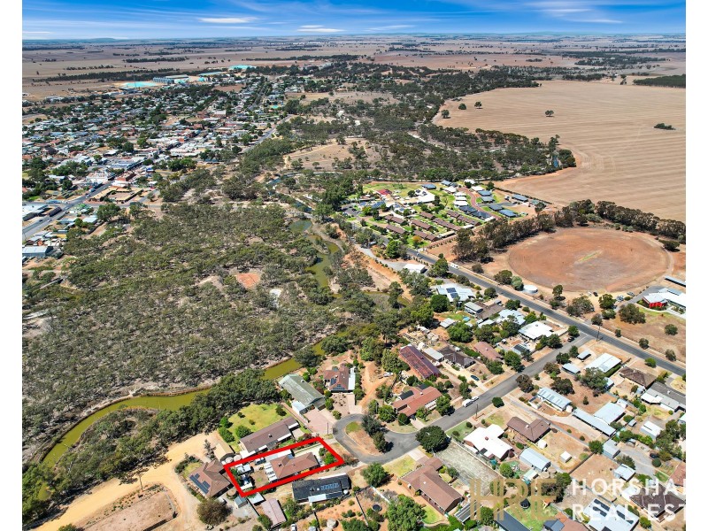 15 Willow Court, Donald VIC 3480