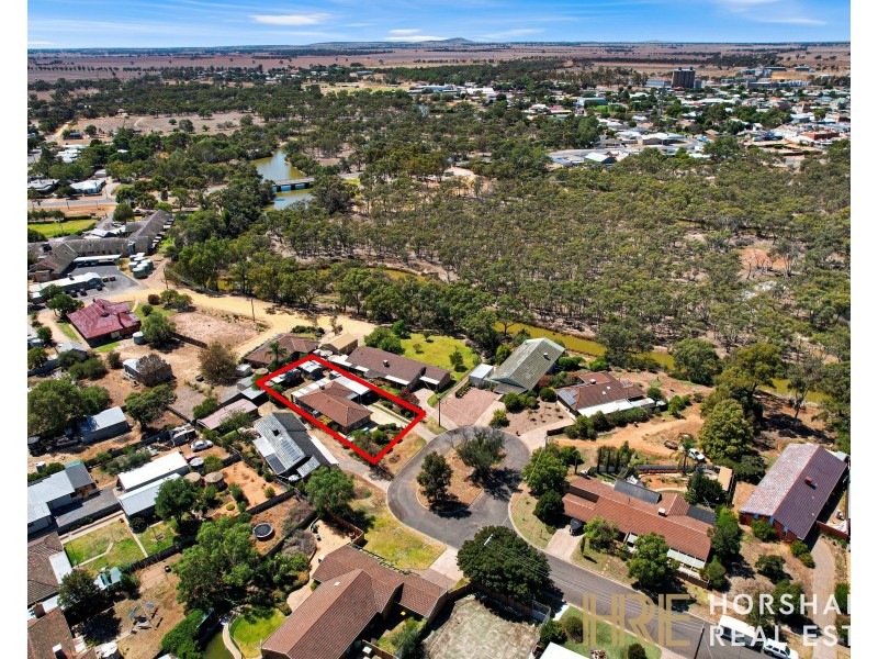 15 Willow Court, Donald VIC 3480