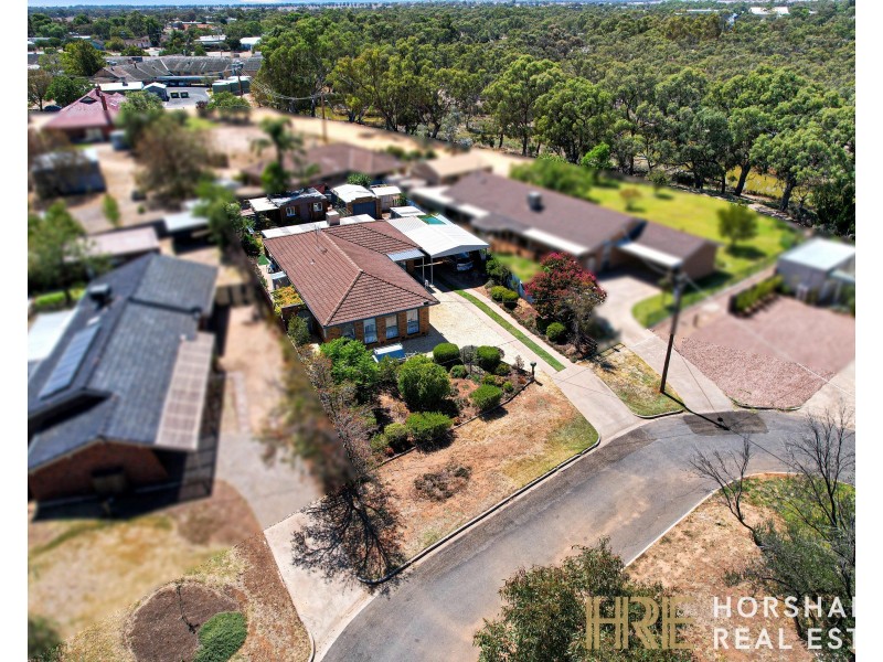 15 Willow Court, Donald VIC 3480