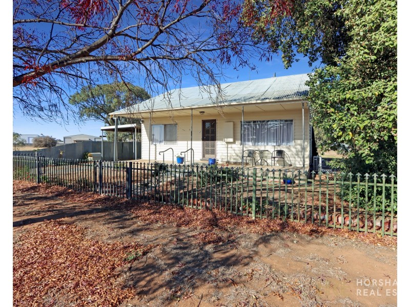 16 Alfred Street, Donald VIC 3480