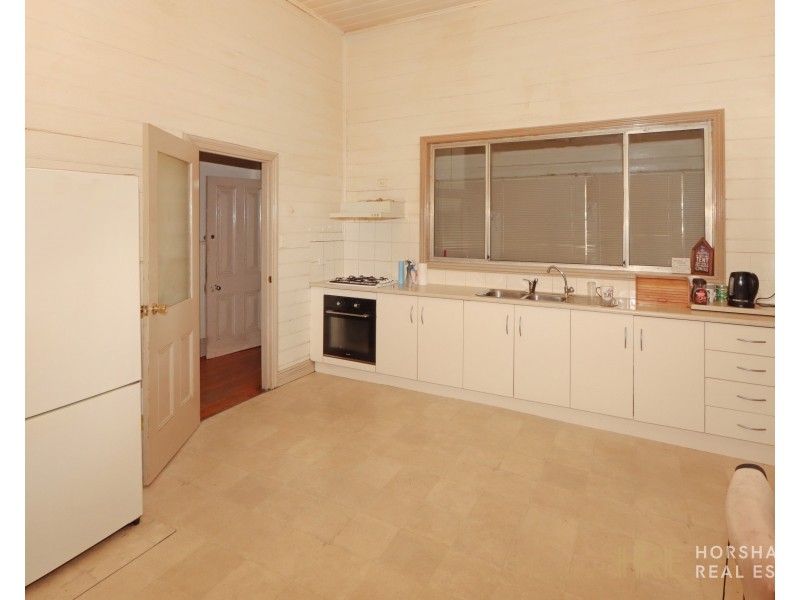 16 Hamilton Street, Murtoa VIC 3390