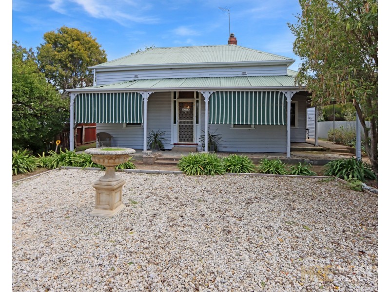 16 Hamilton Street, Murtoa VIC 3390