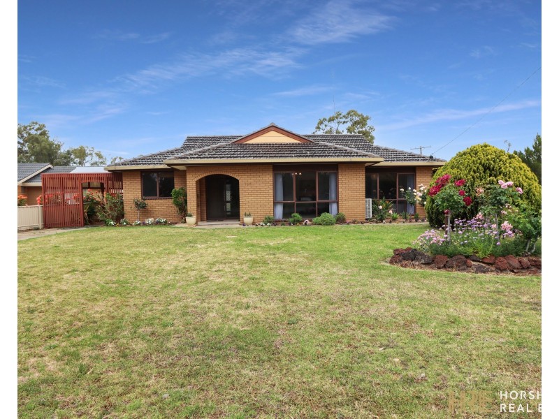 130 Craig Avenue, Warracknabeal VIC 3393