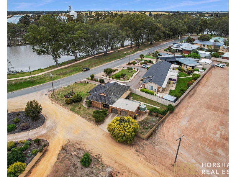 130 Craig Avenue, Warracknabeal VIC 3393