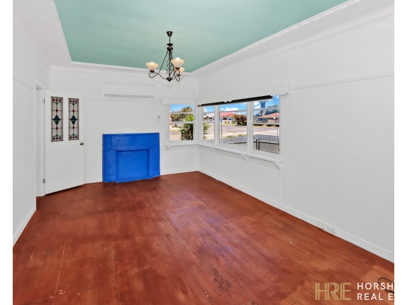 14 Woolcock Street, Warracknabeal VIC 3393
