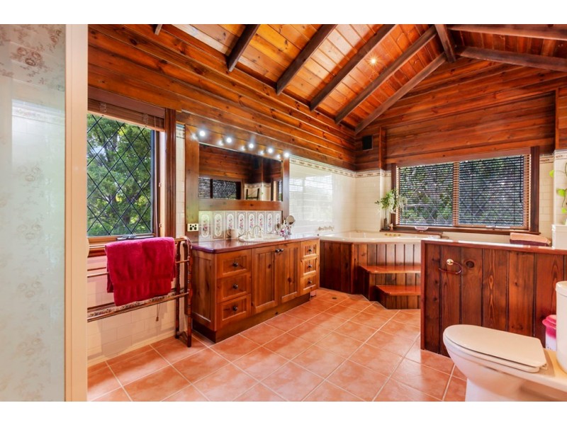 4 Manuka Drive, Warrnambool VIC 3280