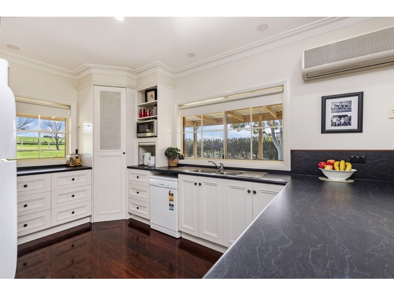 65 Douglas Lane, Illowa VIC 3282