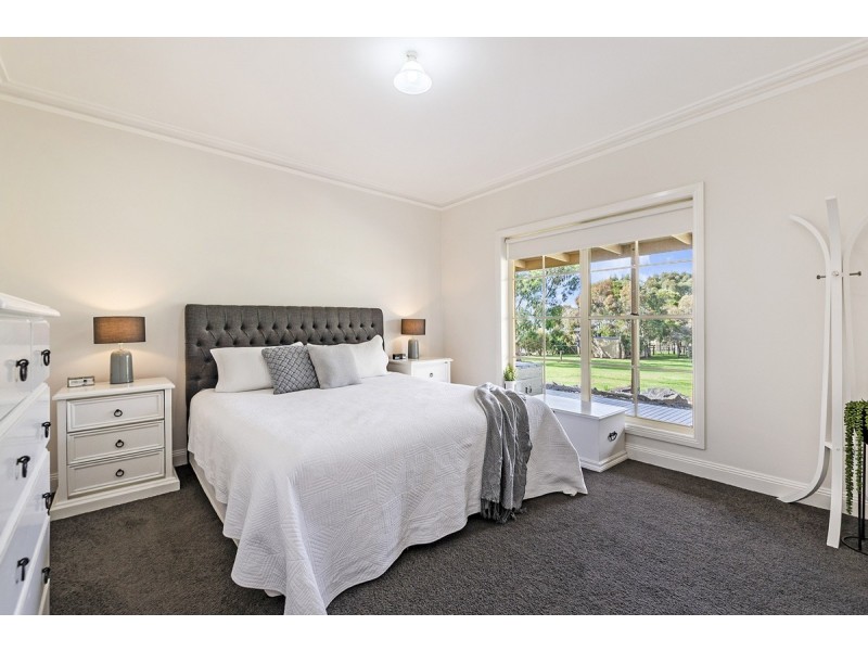 65 Douglas Lane, Illowa VIC 3282