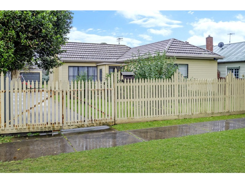 98 Cox Street, Port Fairy VIC 3284