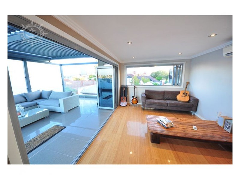 8 Kakulas Crescent, Northbridge WA 6003