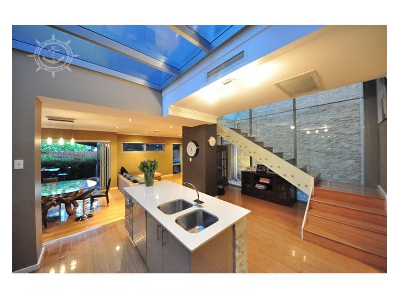 8 Kakulas Crescent, Northbridge WA 6003