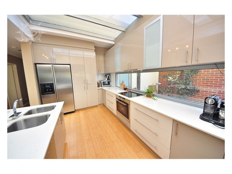 8 Kakulas Crescent, Northbridge WA 6003