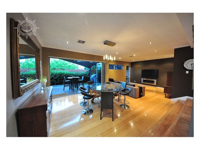 8 Kakulas Crescent, Northbridge WA 6003